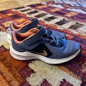 little girls nike velcro sneakers